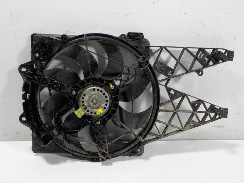 Recambio de electroventilador para opel combo d 1.3 16v cdti referencia OEM IAM 95509899 8F1200000 