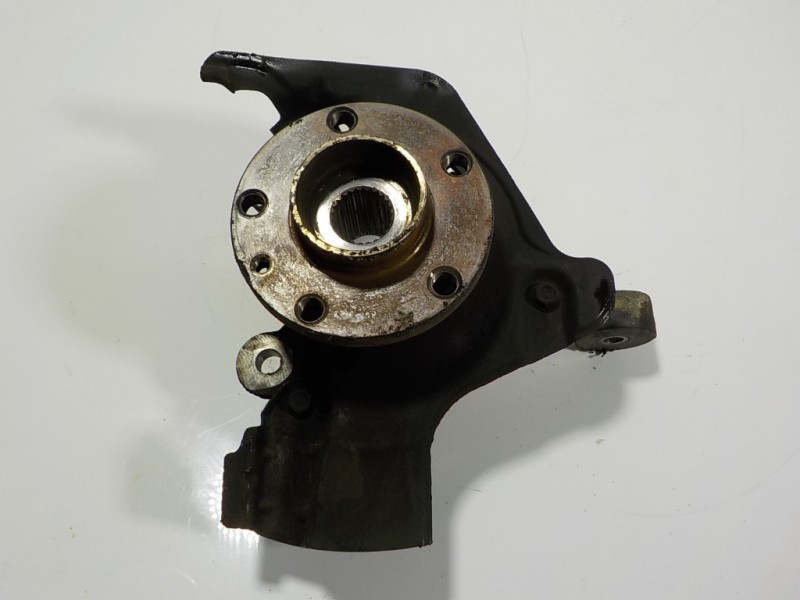 Recambio de mangueta delantera izquierda para opel combo d 1.3 16v cdti referencia OEM IAM 95524470  95522323