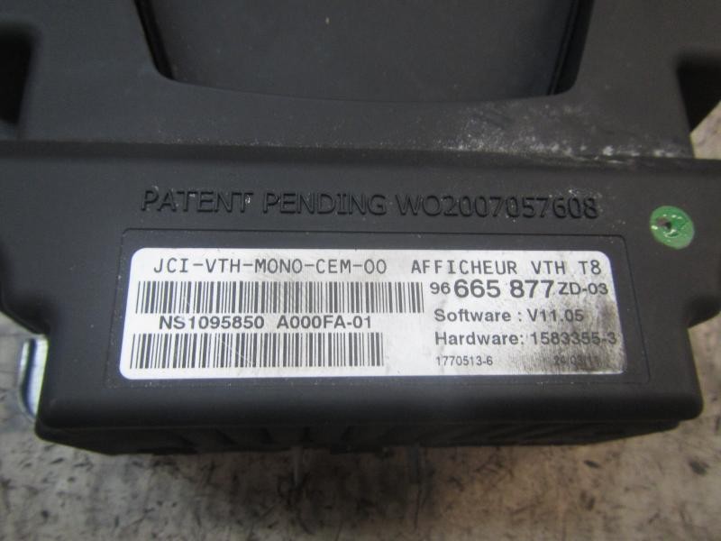 Recambio de pantalla multifuncion para peugeot 5008 premium referencia OEM IAM 6593K2  