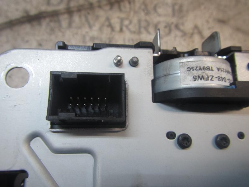 Recambio de pantalla multifuncion para peugeot 5008 premium referencia OEM IAM 6593K2  