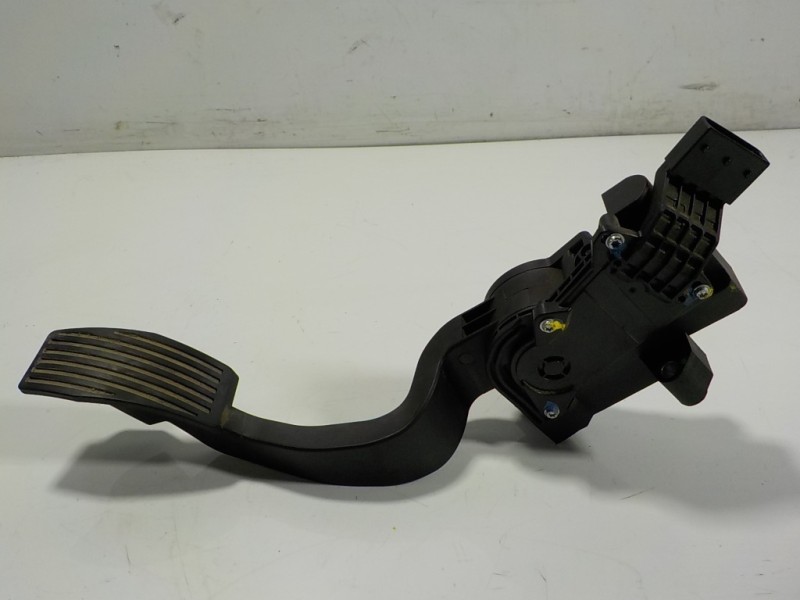 Recambio de potenciometro pedal para opel combo d 1.3 16v cdti referencia OEM IAM 95510377 51831864 