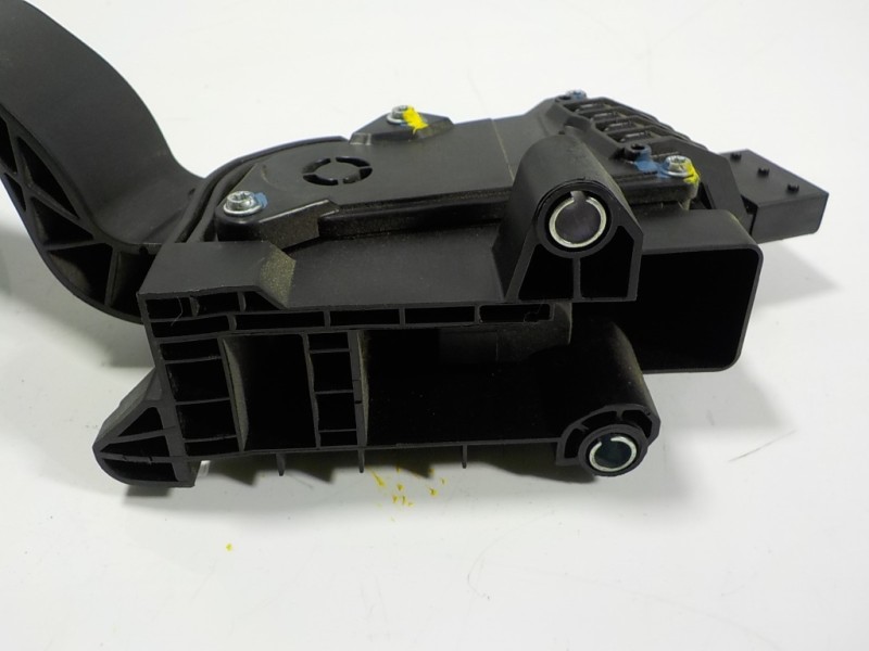 Recambio de potenciometro pedal para opel combo d 1.3 16v cdti referencia OEM IAM 95510377 51831864 