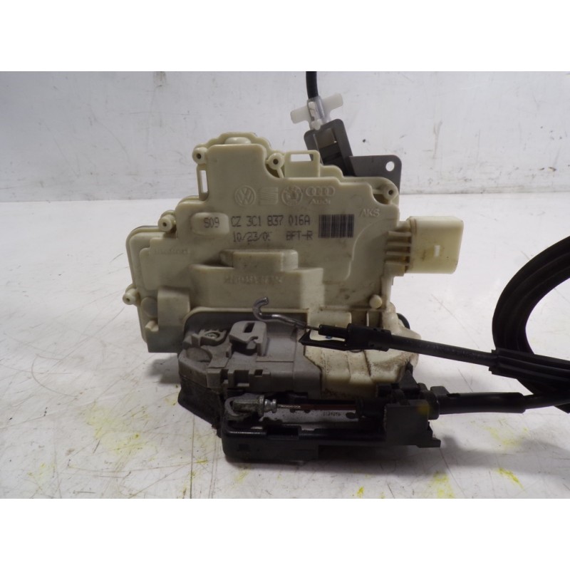 Recambio de cerradura puerta delantera derecha para volkswagen passat variant (3c5) 2.0 tdi referencia OEM IAM 3C1837016A 3C1837