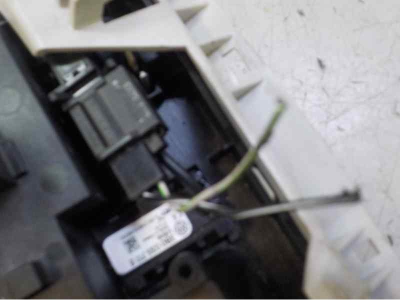 Recambio de piloto interior para volkswagen t-roc advance referencia OEM IAM   