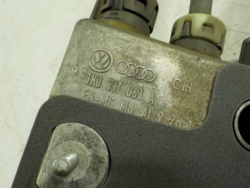 Recambio de palanca cambio para volkswagen passat variant (3c5) 1.9 tdi referencia OEM IAM 1K0711061A 1K0711061A 