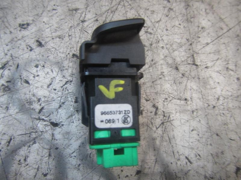 Recambio de modulo electronico para peugeot 5008 premium referencia OEM IAM 6574KX  