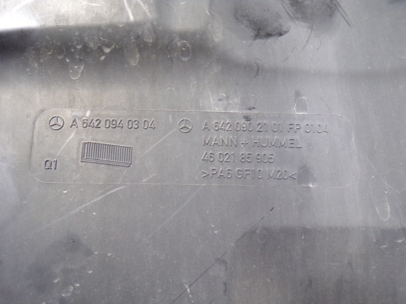 Recambio de filtro aire para mercedes-benz clase m (w164) 3.0 cdi cat referencia OEM IAM A6420900901 A6420940304 