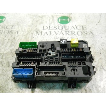 CAJA RELES / FUSIBLES 