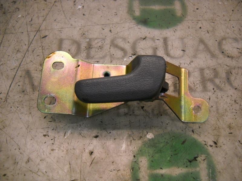 Recambio de maneta interior delantera derecha para ssangyong musso 2.9 tdi grand lux referencia OEM IAM   