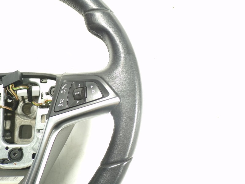 Recambio de volante para opel astra j sports tourer 1.7 16v cdti referencia OEM IAM 13351029  