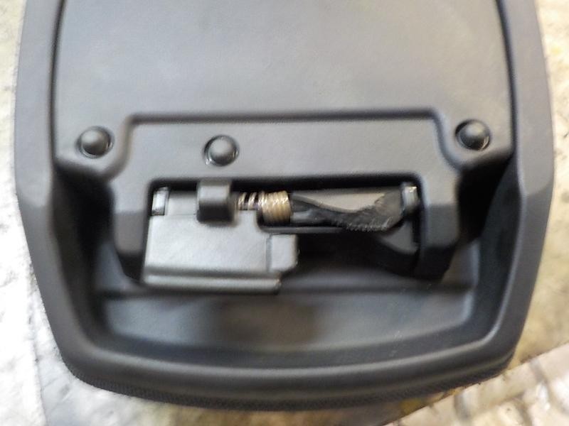 Recambio de apoyabrazos central para toyota auris hybrid business referencia OEM IAM 5890502870C2  