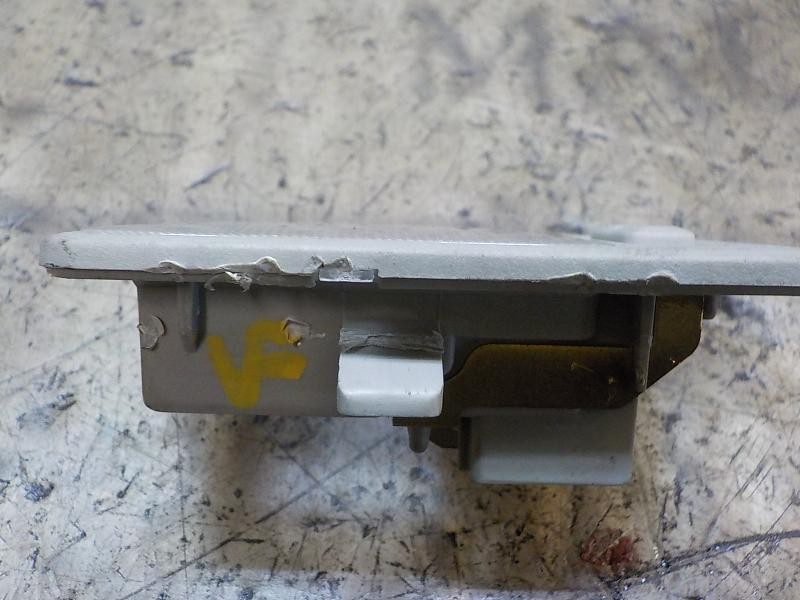 Recambio de piloto interior para toyota auris hybrid business referencia OEM IAM 8134002030B0  