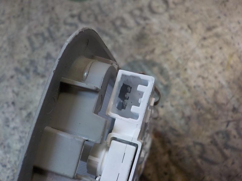 Recambio de piloto interior para toyota auris hybrid business referencia OEM IAM 8125005030B0  