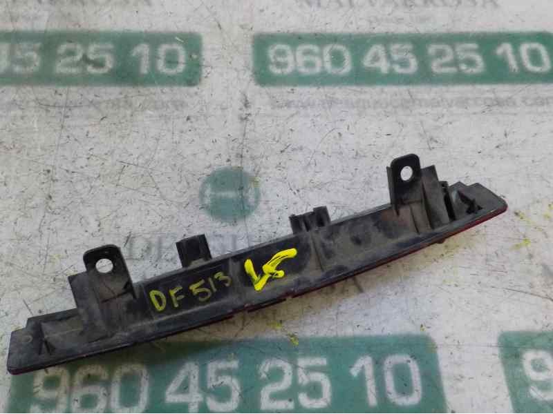 Recambio de piloto trasero central para renault clio iv 1.5 dci diesel fap referencia OEM IAM 265902759R  