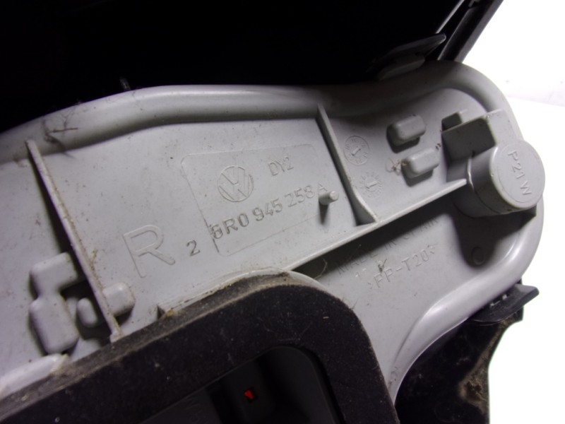 Recambio de piloto trasero derecho para volkswagen polo (6r1) 1.2 12v referencia OEM IAM 6R0945096AH 6R0945258A 