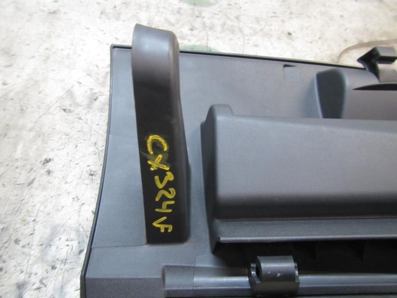 Recambio de guantera para renault megane iii berlina 5 p dynamique referencia OEM IAM 682525548R  