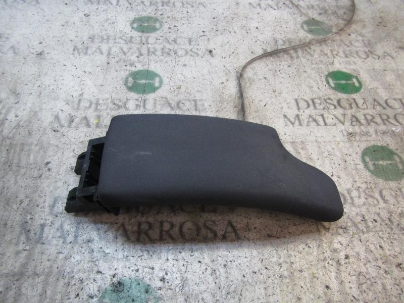 Recambio de apoyabrazos central para renault megane iii berlina 5 p dynamique referencia OEM IAM   