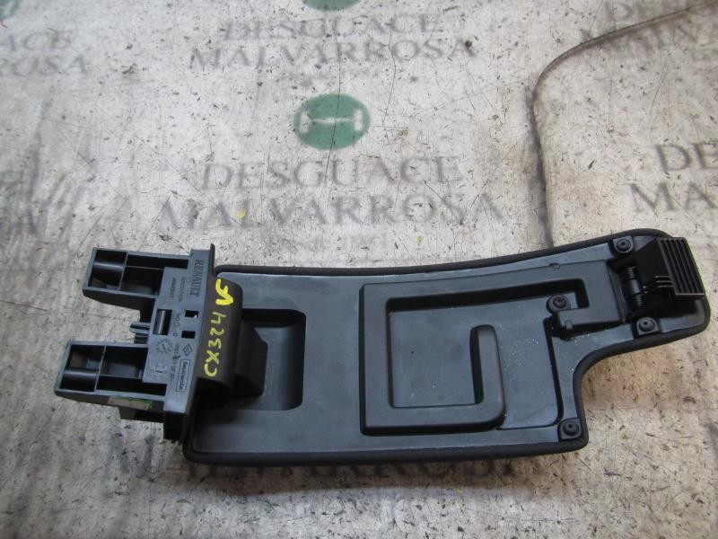 Recambio de apoyabrazos central para renault megane iii berlina 5 p dynamique referencia OEM IAM   