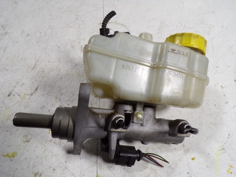 Recambio de bomba freno para seat ibiza st (6j8) 1.6 tdi referencia OEM IAM 6R1611019A  