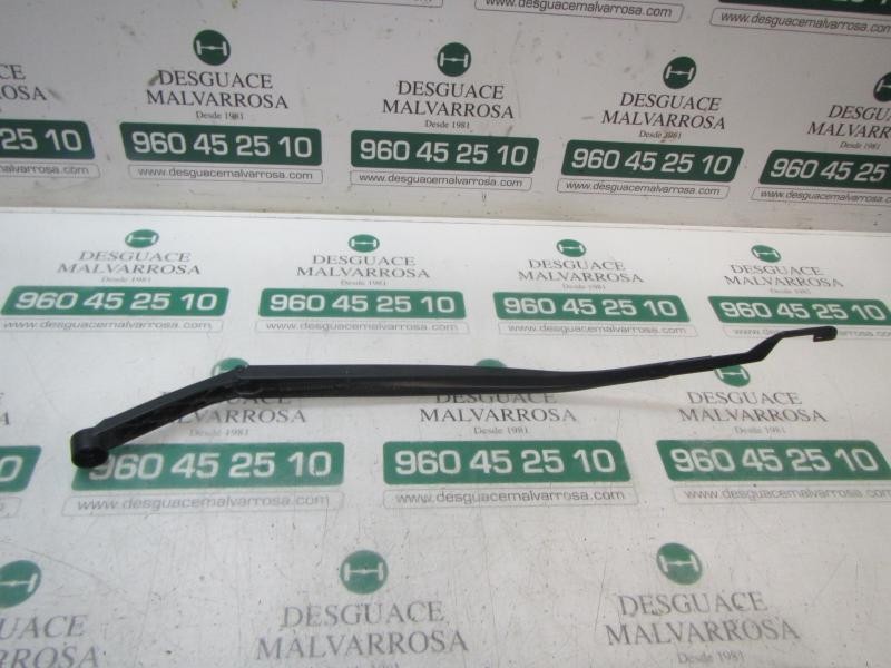 Recambio de brazo limpia delantero derecho para toyota corolla hybrid referencia OEM IAM 8521102430  