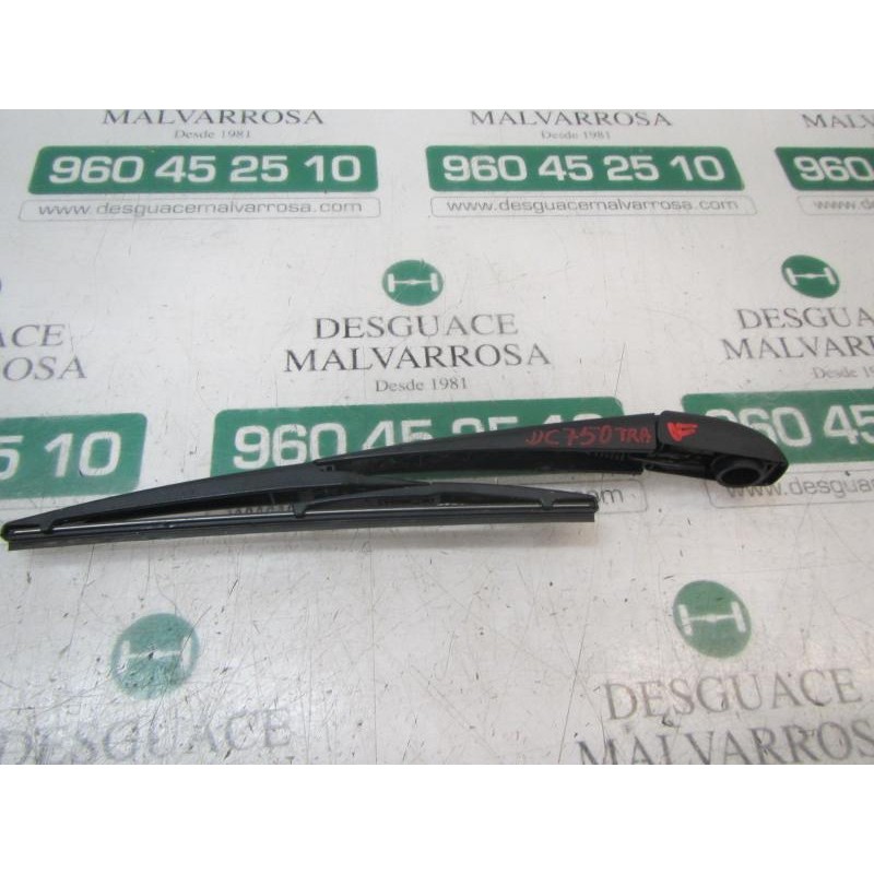 Recambio de brazo limpia trasero para toyota corolla hybrid referencia OEM IAM 8524102080  