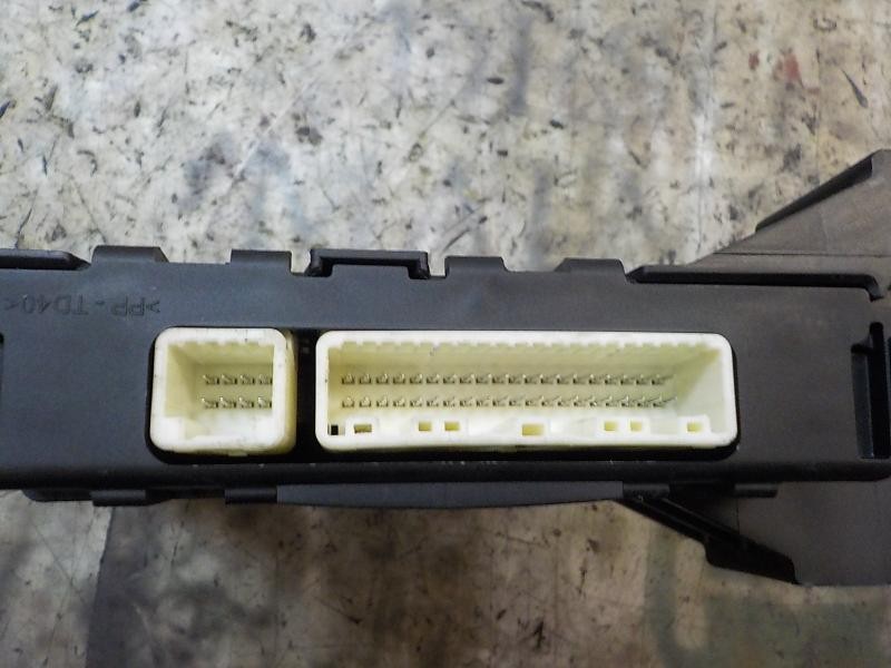 Recambio de centralita aire acondicionado para toyota auris hybrid business referencia OEM IAM 8865002K30 8865002K30 