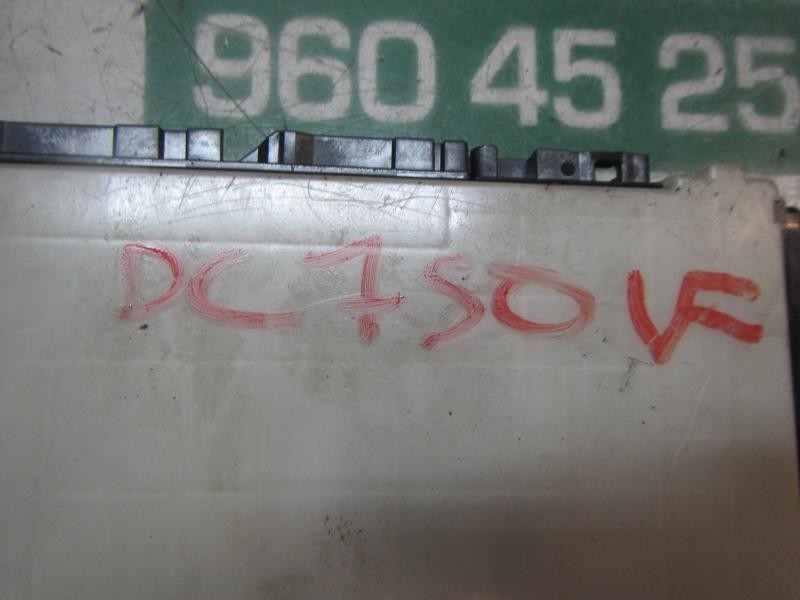 Recambio de caja reles / fusibles para toyota corolla hybrid referencia OEM IAM 8273002P80  