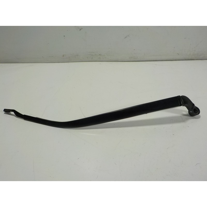 Recambio de brazo limpia delantero derecho para lexus ct 200h referencia OEM IAM 8521176030  