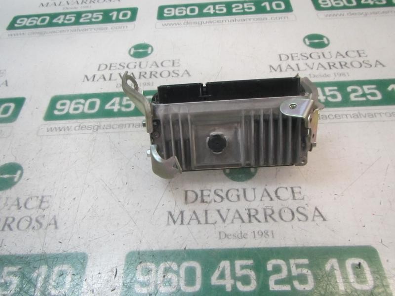 Recambio de centralita motor uce para toyota corolla hybrid referencia OEM IAM  896660275 MB2762007911