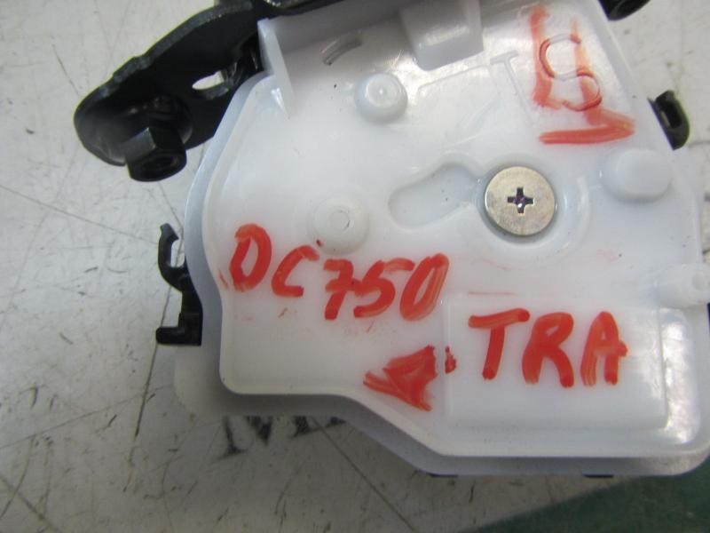 Recambio de cerradura maletero / porton para toyota corolla hybrid referencia OEM IAM 6935002100  