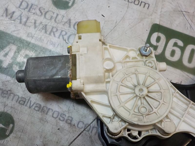 Recambio de elevalunas delantero derecho para bmw serie 1 berlina (e81/e87) 118d referencia OEM IAM 51337138466  