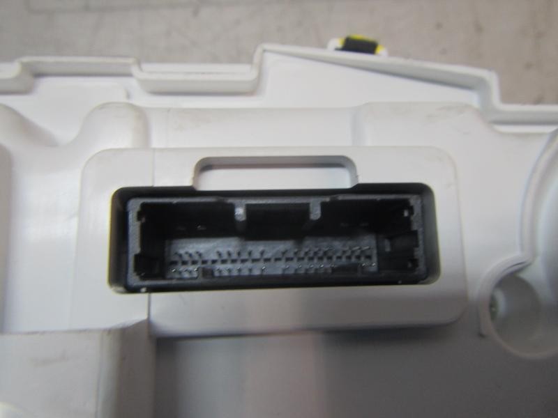 Recambio de cuadro instrumentos para toyota corolla hybrid referencia OEM IAM 83800F2Y70 83800F2Y70 MB2575502053