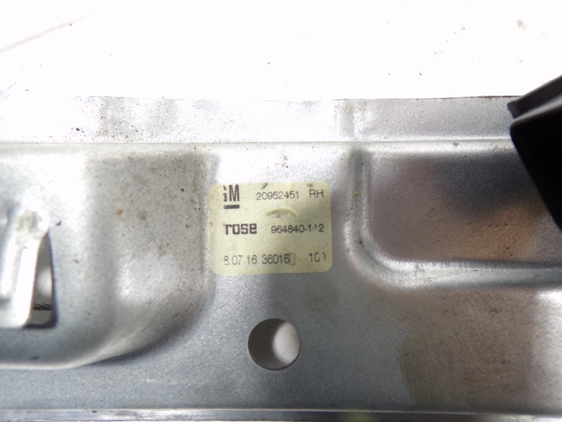 Recambio de elevalunas trasero derecho para opel insignia berlina 1.6 cdti dpf referencia OEM IAM  20952451 