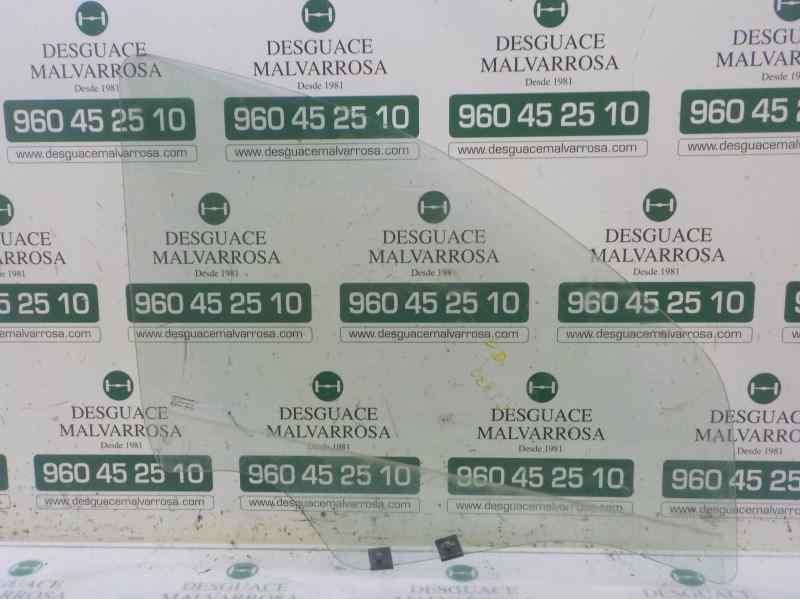 Recambio de cristal puerta delantero derecho para dacia duster ambiance 4x4 referencia OEM IAM 8200733026  