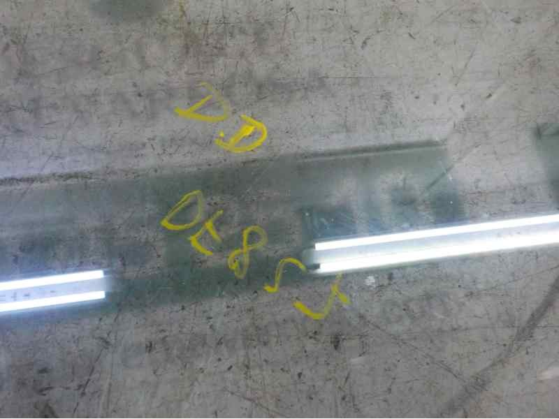 Recambio de cristal puerta delantero derecho para dacia duster ambiance 4x4 referencia OEM IAM 8200733026  
