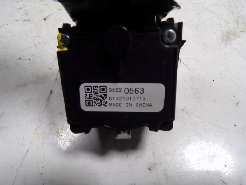 Recambio de mando intermitentes para opel insignia berlina 1.6 cdti dpf referencia OEM IAM  95220563 