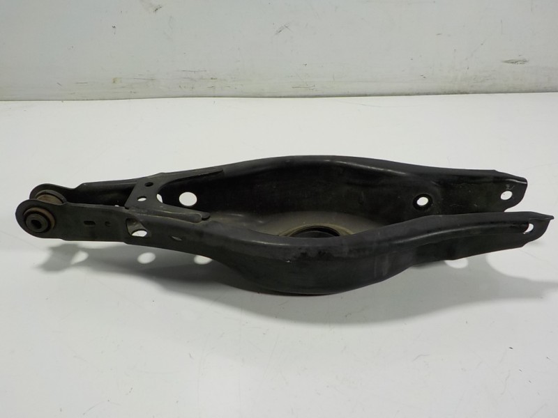 Recambio de brazo suspension inferior trasero derecho para lexus ct 200h referencia OEM IAM 4873075010  