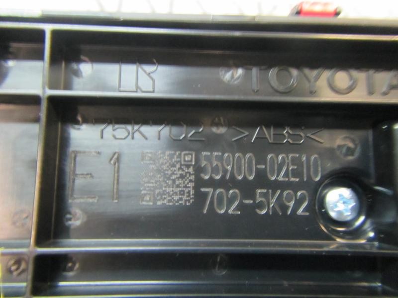 Recambio de mando climatizador para toyota corolla hybrid referencia OEM IAM 5590002E10 5590002E10 