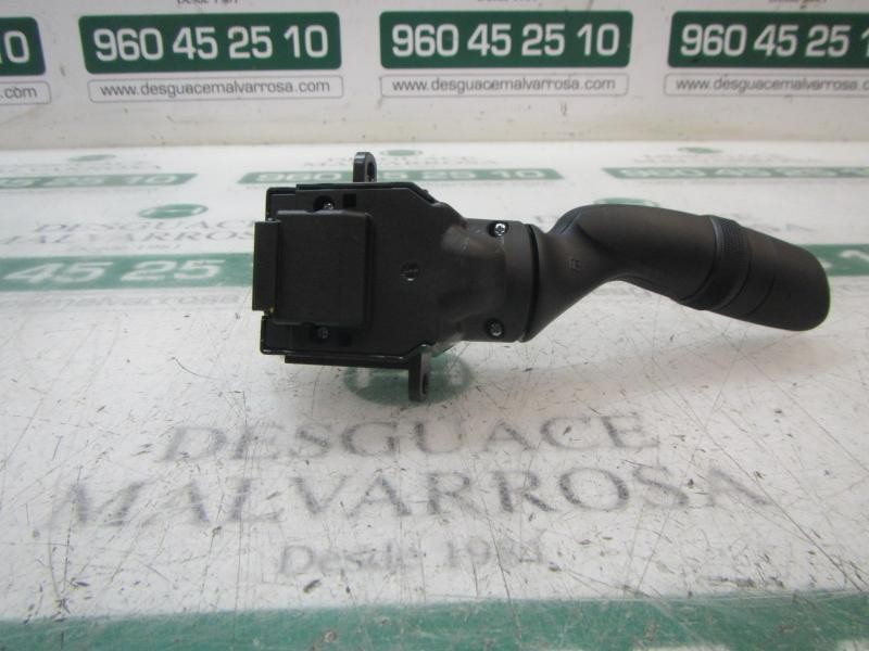 Recambio de mando luces para toyota corolla hybrid referencia OEM IAM 8432902040 02D7017J910 02D7017J910