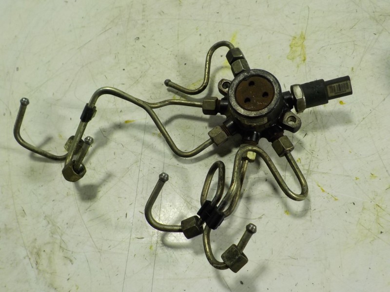 Recambio de rampa inyectora para renault kangoo (f/kc0) 4x4 expression (kc0s/v) referencia OEM IAM   