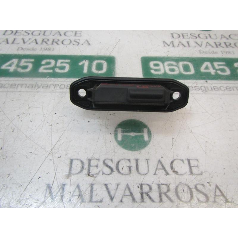 Recambio de maneta porton para toyota corolla hybrid referencia OEM IAM 8480412060  