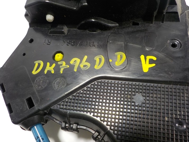 Recambio de cerradura puerta delantera derecha para lexus ct 200h referencia OEM IAM 6903042221 1012607 