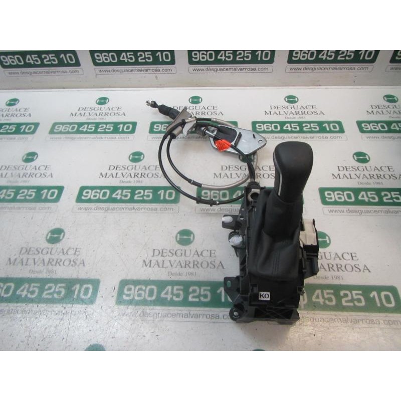 Recambio de palanca cambio para toyota corolla hybrid referencia OEM IAM 33560F4050  