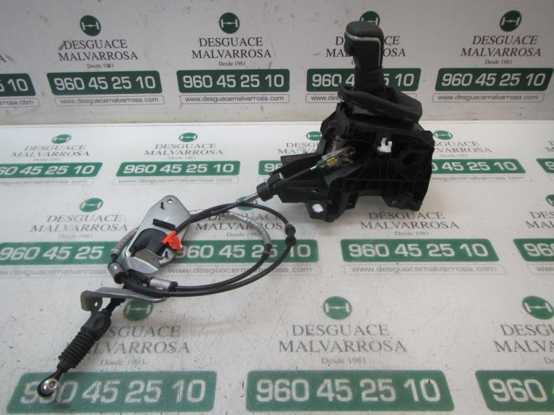 Recambio de palanca cambio para toyota corolla hybrid referencia OEM IAM 33560F4050  