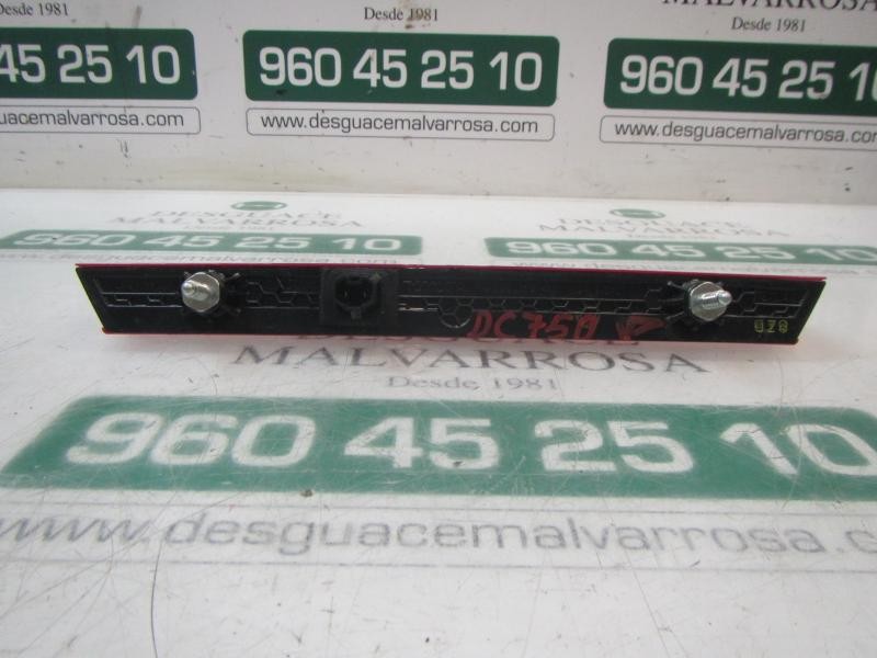 Recambio de piloto trasero central para toyota corolla hybrid referencia OEM IAM 8157012450  
