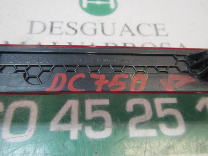 Recambio de piloto trasero central para toyota corolla hybrid referencia OEM IAM 8157012450  