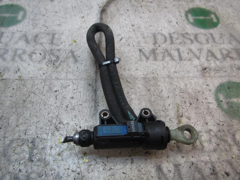 Recambio de bomba embrague para bmw x5 (e53) 3.0d referencia OEM IAM 21526773670  