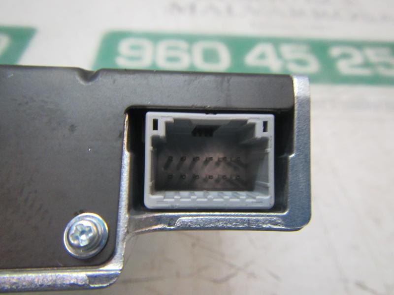 Recambio de modulo electronico para toyota corolla hybrid referencia OEM IAM 8646C12010 8646C12010 0365007974