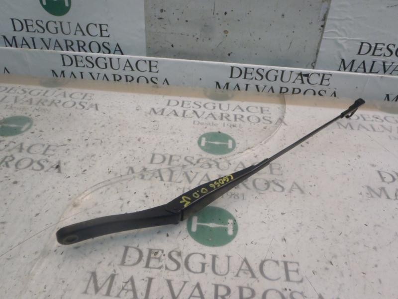 Recambio de brazo limpia delantero derecho para opel astra h berlina cosmo referencia OEM IAM   