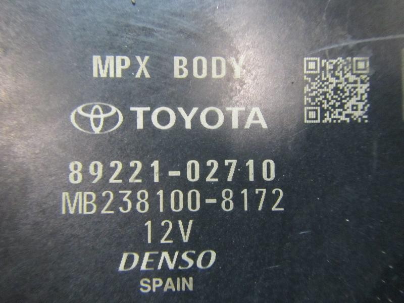Recambio de modulo electronico para toyota corolla hybrid referencia OEM IAM  8922102710 MB2381008172